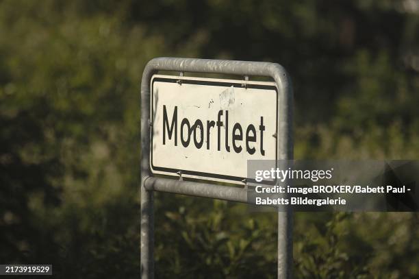 Moorefield Sign 17 Moorfleet Stock Photos, High-Res Pictures, and Images - Getty Images