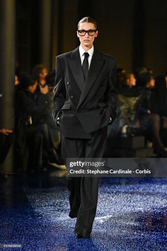 Saint Laurent: Runway - Paris Fashion Week - Womenswear Spring-Summer 2025