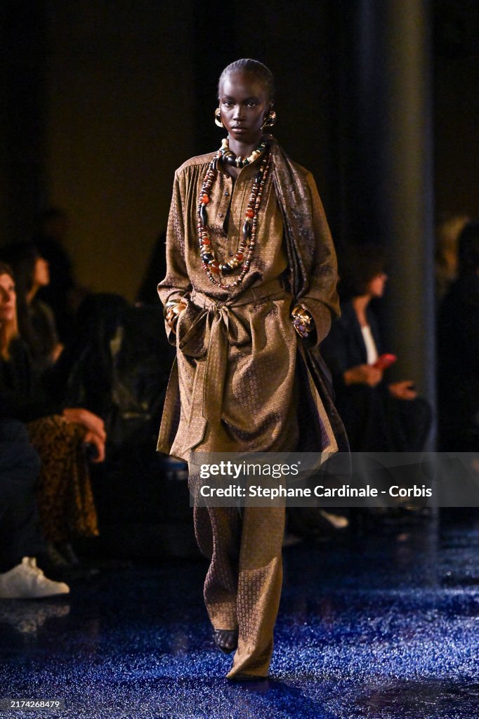 Saint Laurent: Runway - Paris Fashion Week - Womenswear Spring-Summer 2025
