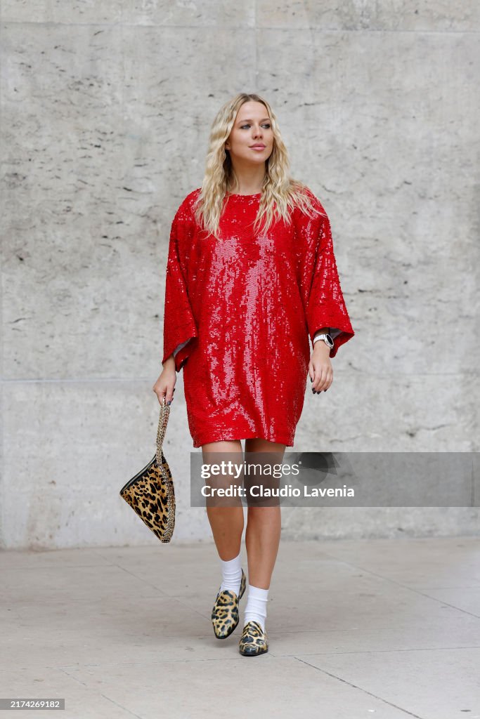 Street Style - Paris Fashion Week - Womenswear Spring/Summer 2025 - Day Two