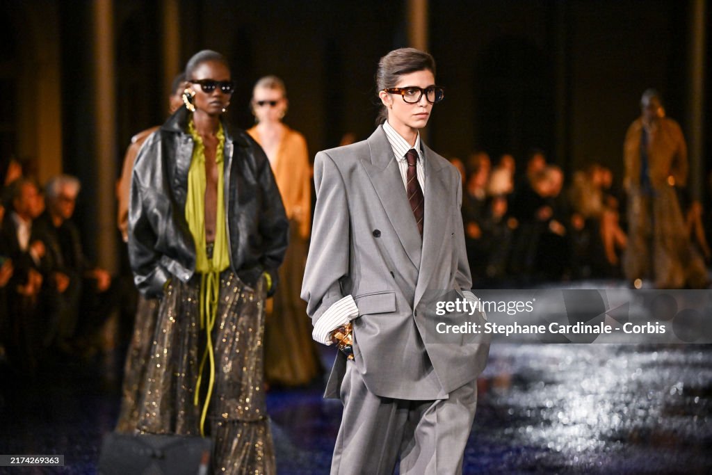 Saint Laurent: Runway - Paris Fashion Week - Womenswear Spring-Summer 2025