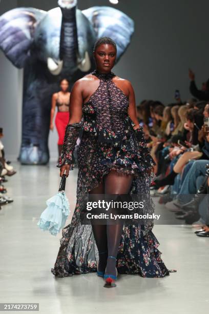 Model walks the runway during the Ester Manas Womenswear Spring-Summer 2025 show as part of Paris Fashion Week on September 24, 2024 in Paris, France.