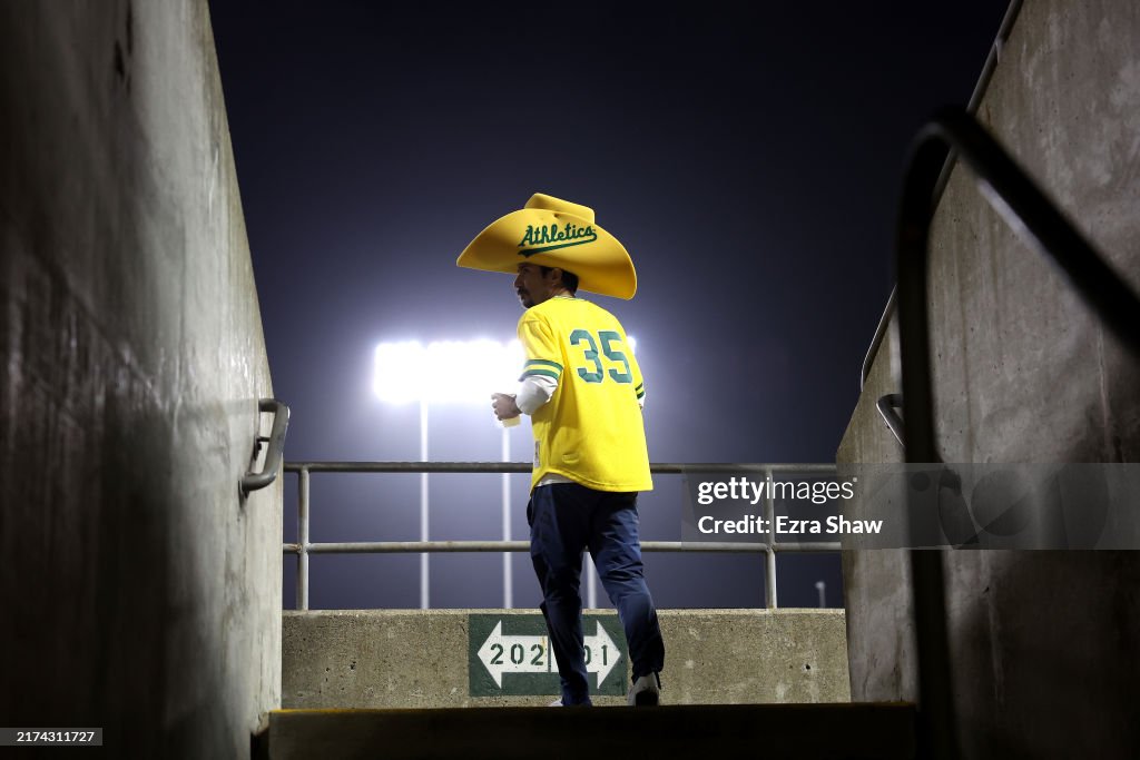 Texas Rangers v Oakland Athletics