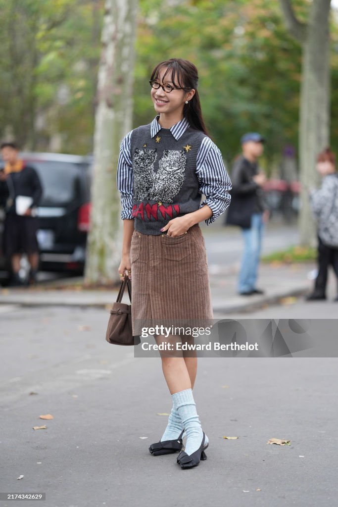 Street Style - Paris Fashion Week - Womenswear Spring/Summer 2025 - Day Two