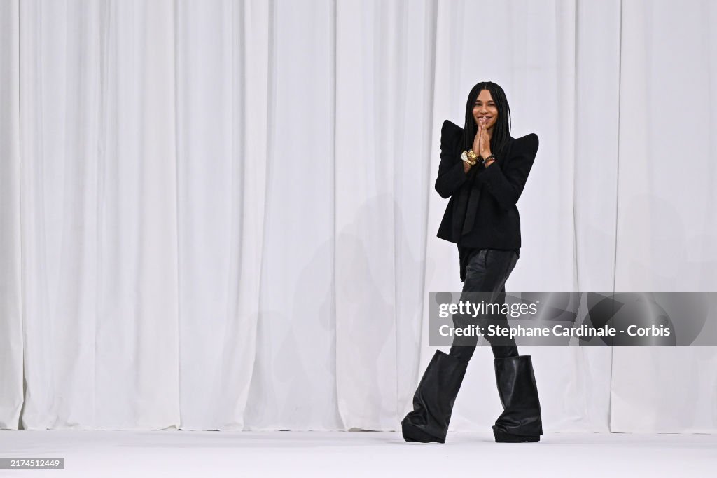 Balmain: Runway - Paris Fashion Week - Womenswear Spring-Summer 2025