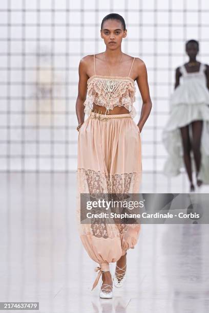 Model walks the runway during the Chloé Womenswear Spring-Summer 2025 show as part of Paris Fashion Week on September 26, 2024 in Paris, France.