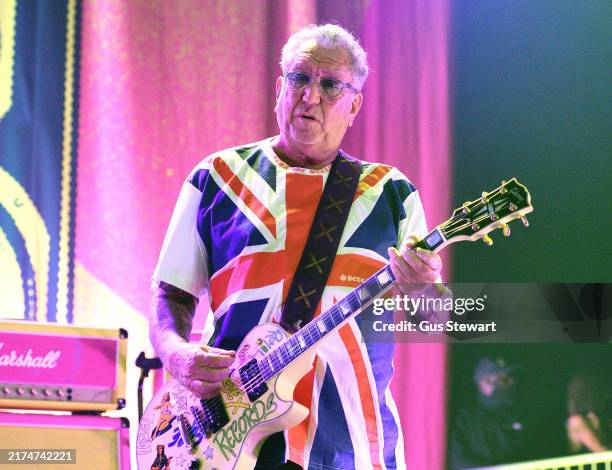 932 Sex Pistols On Stage Stock Photos High Res Pictures And Images 932-sex-pistols-on-stage-stock-photos-high-res-pictures-and-images