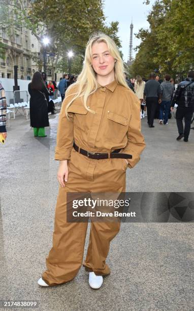 Anais Gallagher attends the Stella McCartney show during Paris Fashion Week Womenswear Spring/Summer 2025 on September 30, 2024 in Paris, France.