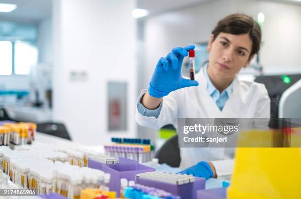 Lab Human Sample 651 Human Centrifuge Machine Stock Photos, High-Res Pictures, and ...