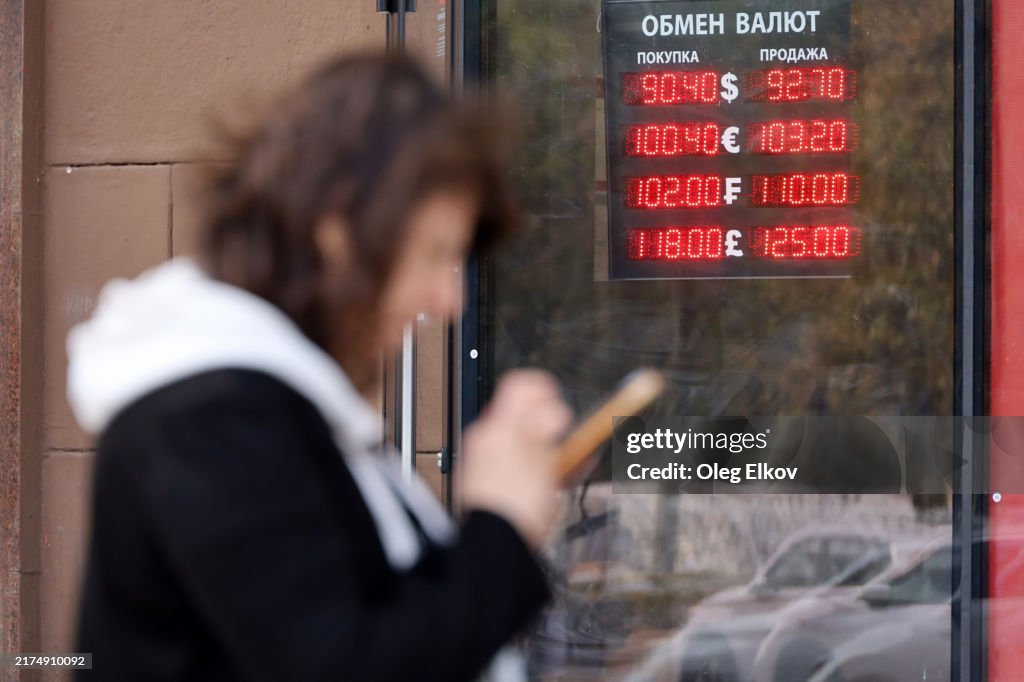 Ufficio di cambio valuta in strada a Mosca