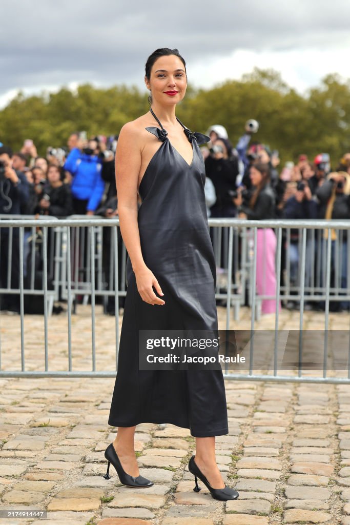 Loewe: Outside Arrivals - Paris Fashion Week - Womenswear Spring-Summer 2025