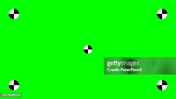 illustrations, cliparts, dessins animés et icônes de écran vert avec marqueurs de suivi de mouvement - modèle de l’industrie du cinéma - chromakey avec points de suivi vfx - illustration vectorielle - course poursuite