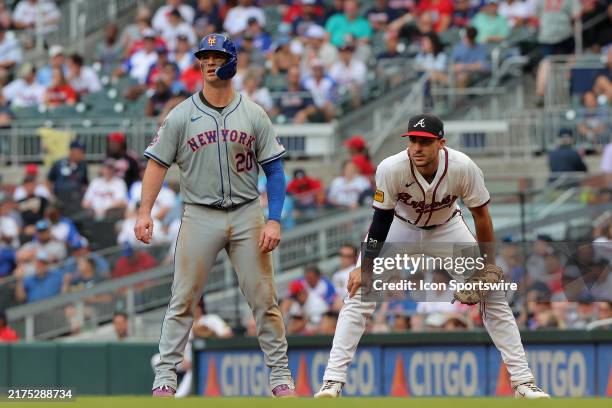 New First Baseman 83,375 First Baseman Photos & High Res Pictures - Getty Images