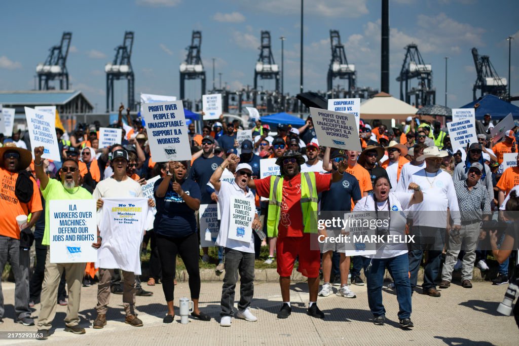 TOPSHOT-US-LOGISTICS-TRADE-STRIKE-PORT