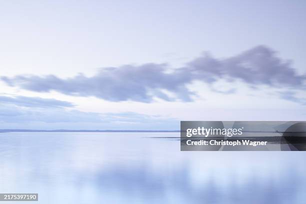 england, südküste, dorset, devon, cornwall - calm water stock pictures, royalty-free photos & images
