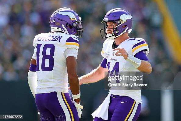 Minnesota Vikings v Green Bay Packers Minnesota Vikings v Green Bay Packers