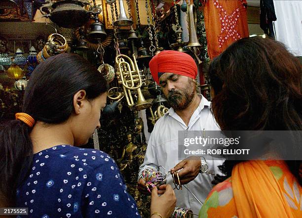 Janpath Bangles 29 Rob99 Stock Photos, High-Res Pictures, and Images - Getty Images