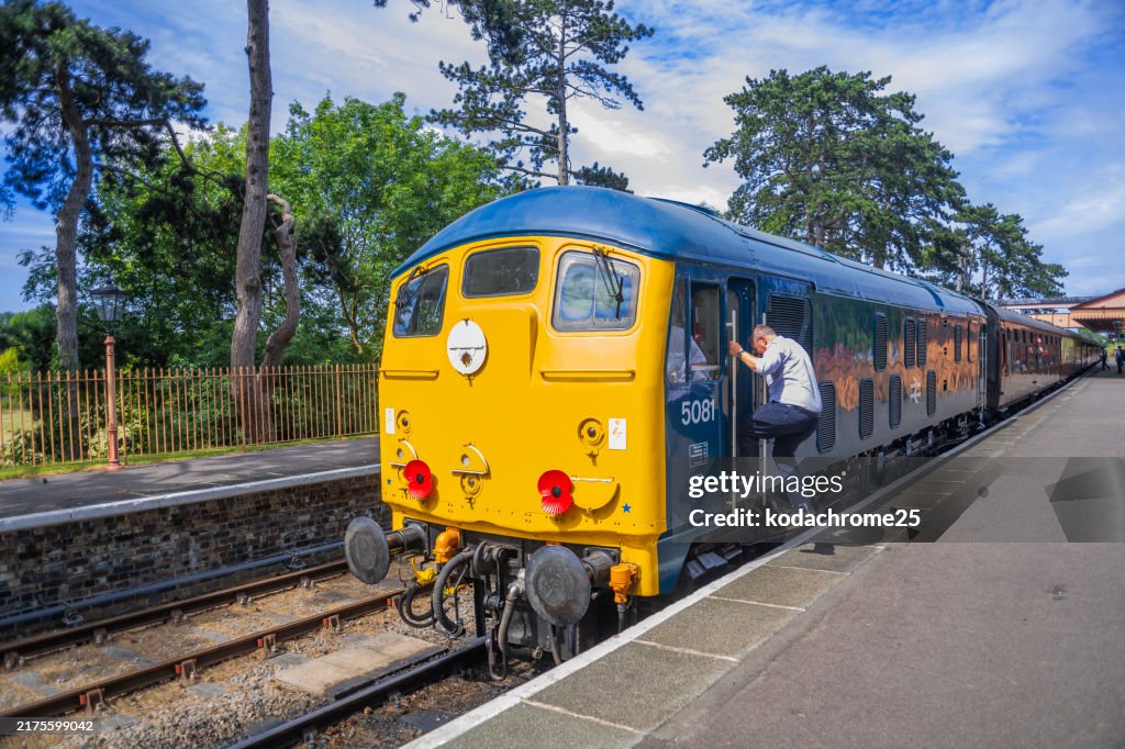 Steam locomotive toddington station gloucestershire and warwickshire railway