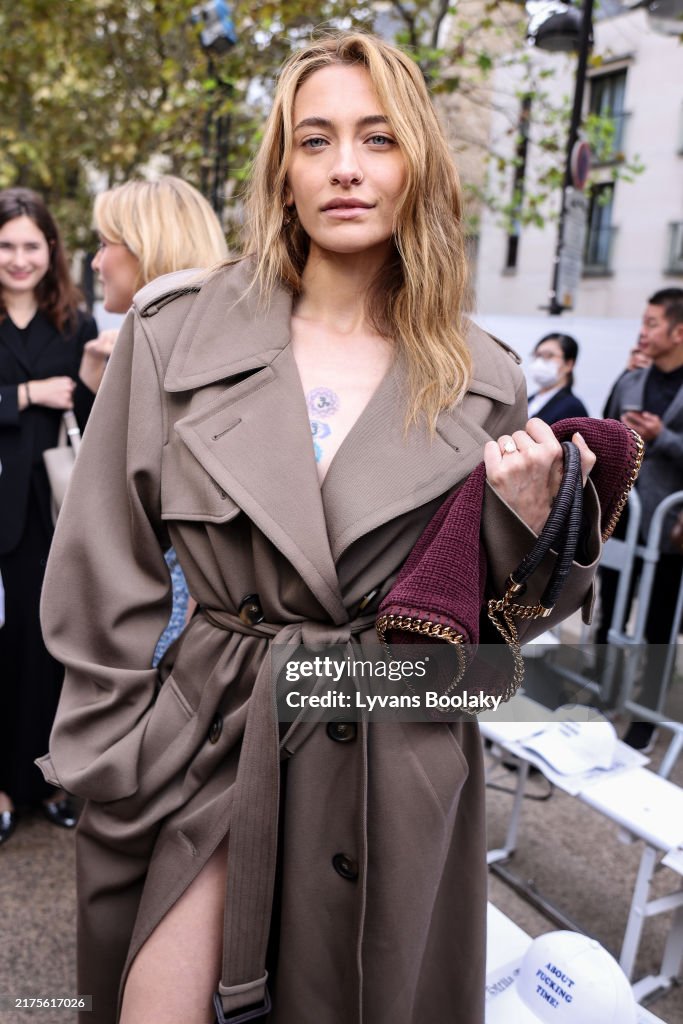 Stella McCartney: Front Row - Paris Fashion Week - Womenswear Spring-Summer 2025