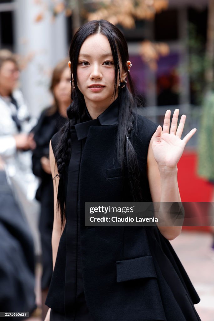 Street Style - Paris Fashion Week - Womenswear Spring/Summer 2025 - Day Eight