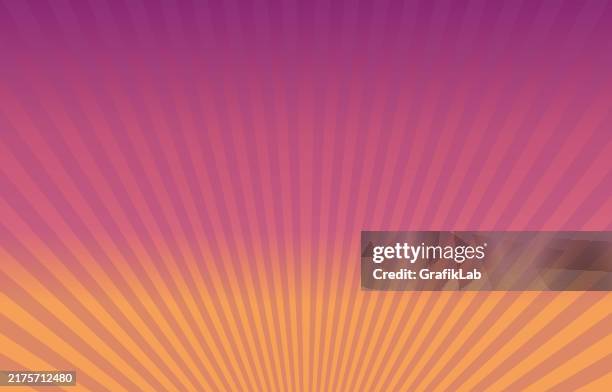 bildbanksillustrationer, clip art samt tecknat material och ikoner med abstract gradient background with radiating sunburst pattern - soluppgång
