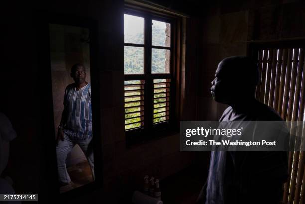 Sam Raphael Buzz 557 Jungle Sam Stock Photos, High-Res Pictures, and Images - Getty Images