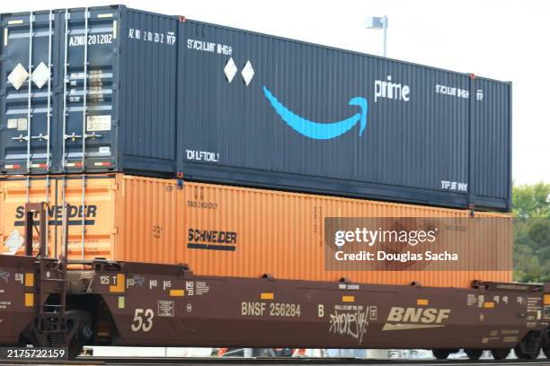 Container Train Cars One 75 Diesel Engine Rail Car Stock Photos, High-Res Pictures, and Images ...