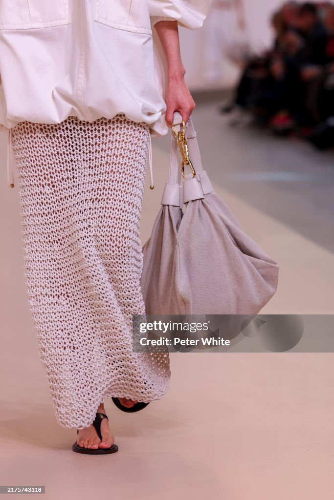 Zimmermann: Runway - Paris Fashion Week - Womenswear Spring-Summer 2025