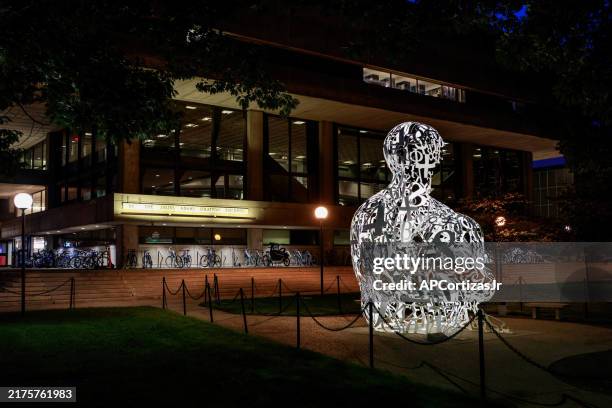 Mit Alchemist 7,093 New England Institute Of Technology Stock Photos, High-Res ...