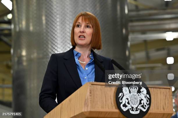 Rachel Reeves Factory 7,326 Rachel Reeves Photos & High Res Pictures - Getty Images
