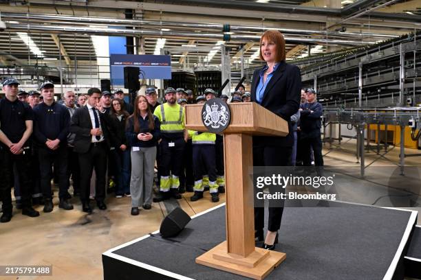 Rachel Reeves Factory 3,240 Rachel Reeves Photos & High Res Pictures - Getty Images