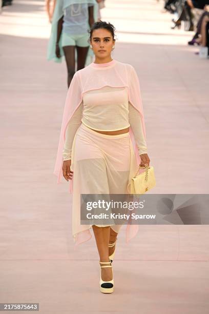 Jill Kortleve walks the runway during the Chanel Paris Womenswear Spring-Summer 2025 show as part of Paris Fashion Week on October 01, 2024 in Paris,...