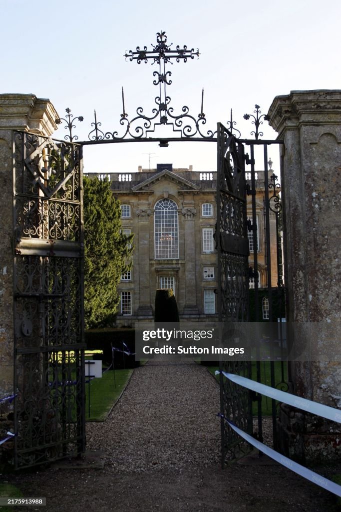 Auction of Easton Neston