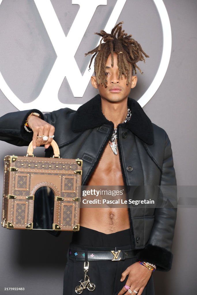 Louis Vuitton: Photocall - Paris Fashion Week - Womenswear Spring-Summer 2025