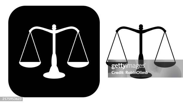 ilustraciones, imágenes clip art, dibujos animados e iconos de stock de iconos de escala de justicia en blanco y negro - balanzas de la justicia