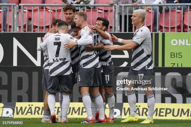 Team of SV Sandhausen celebrates after scoring his team's second goal during the 3. Liga match between SV Sandhausen 1916 and Waldhof Mannheim at GP...