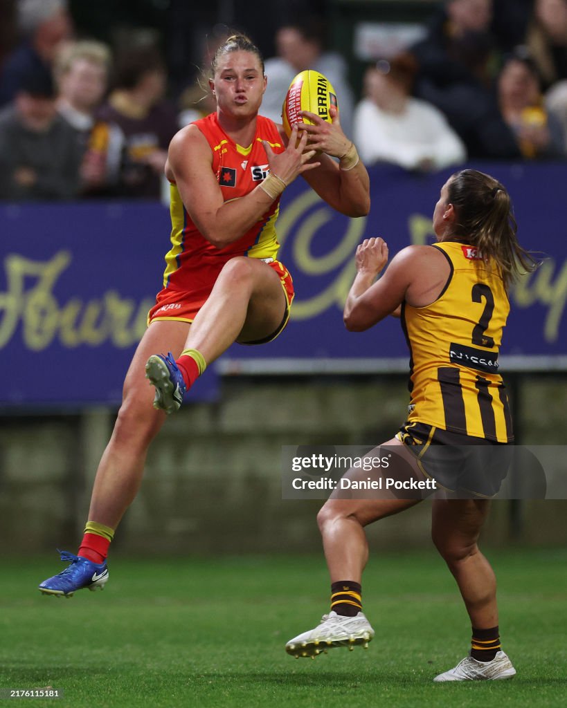 AFLW Rd 6 - Hawthorn v Gold Coast