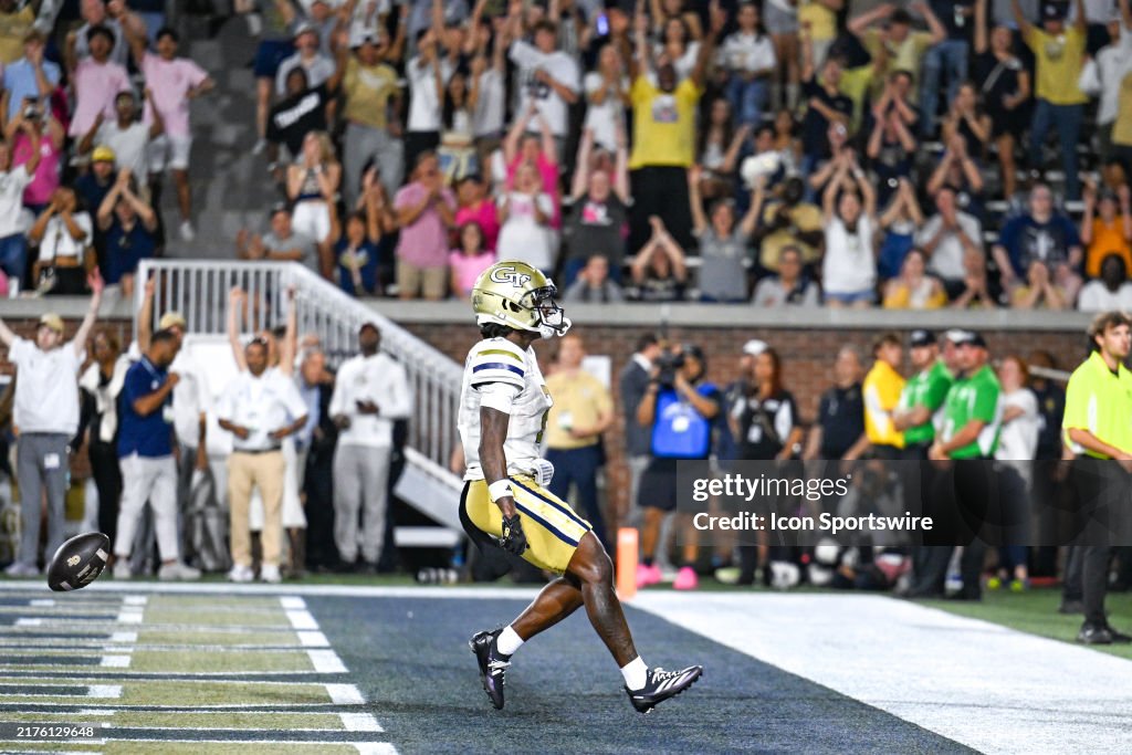 Touchdown Ga Tech Georgia Tech wide receiver Eric Singleton Jr. scores a touchdown ...
