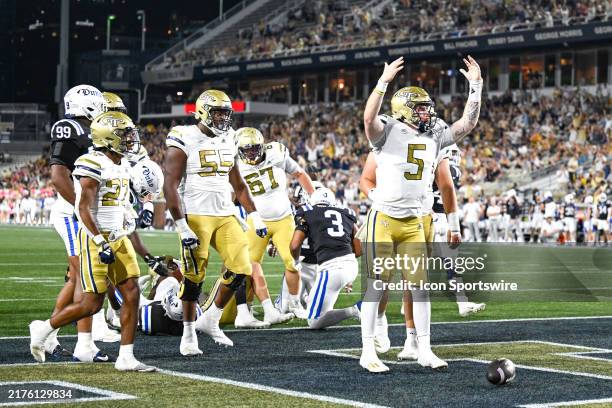 Touchdown Ga Tech 4,129 Duke Georgia Tech Stock Photos, High-Res Pictures, and Images ...