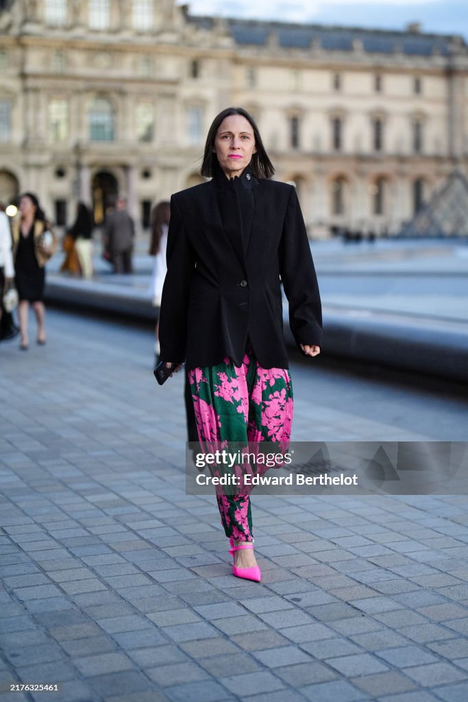 Street Style - Paris Fashion Week - Womenswear Spring/Summer 2025 - Day Nine