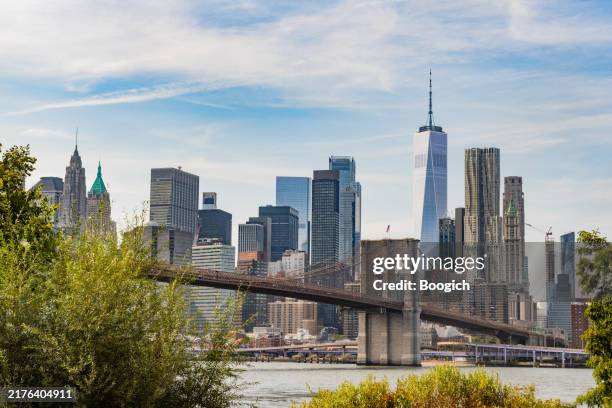 nyc skyline view with the brooklyn bridge - brooklyn bridge stock pictures, royalty-free photos & images