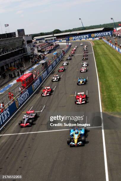 Renault R 26 Racing 2,805 Renault R26 F1 Stock Photos, High-Res Pictures, and Images ...