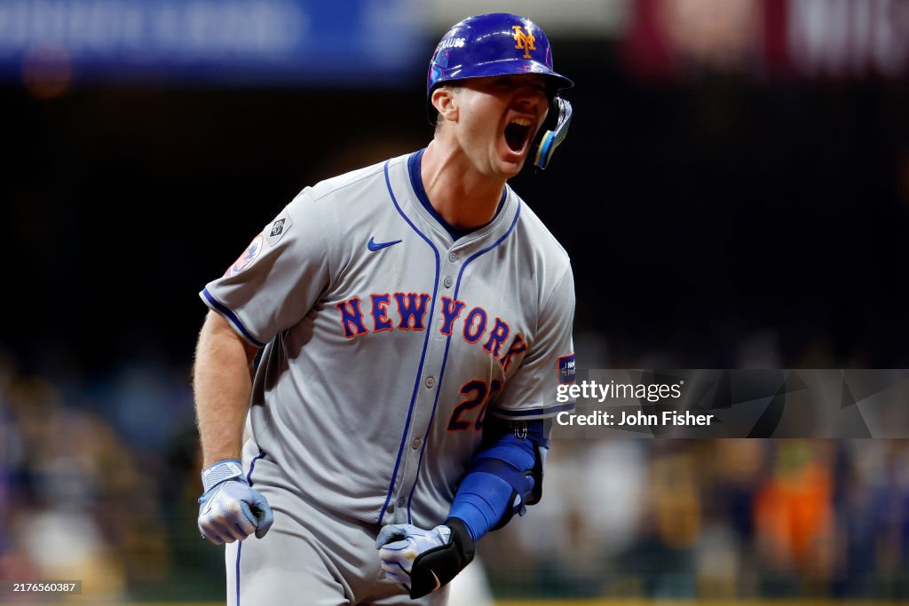 Wild Card Series - New York Mets v Milwaukee Brewers - Game 3