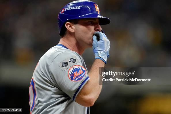 Wild Card Series - New York Mets v Milwaukee Brewers - Game 3 Wild Card Series - New York Mets v Milwaukee Brewers - Game 3