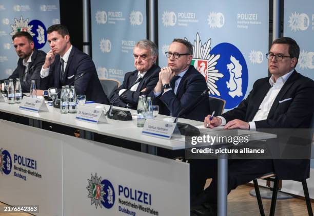 October 2024, North Rhine-Westphalia, Duisburg: Kai-Arne Gailer , Head of the Investigation Commission at the Cybercrime Contact Point , speaks at a...