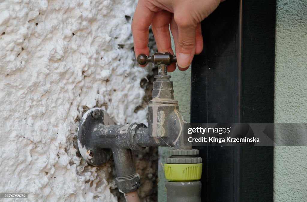 Water tap
