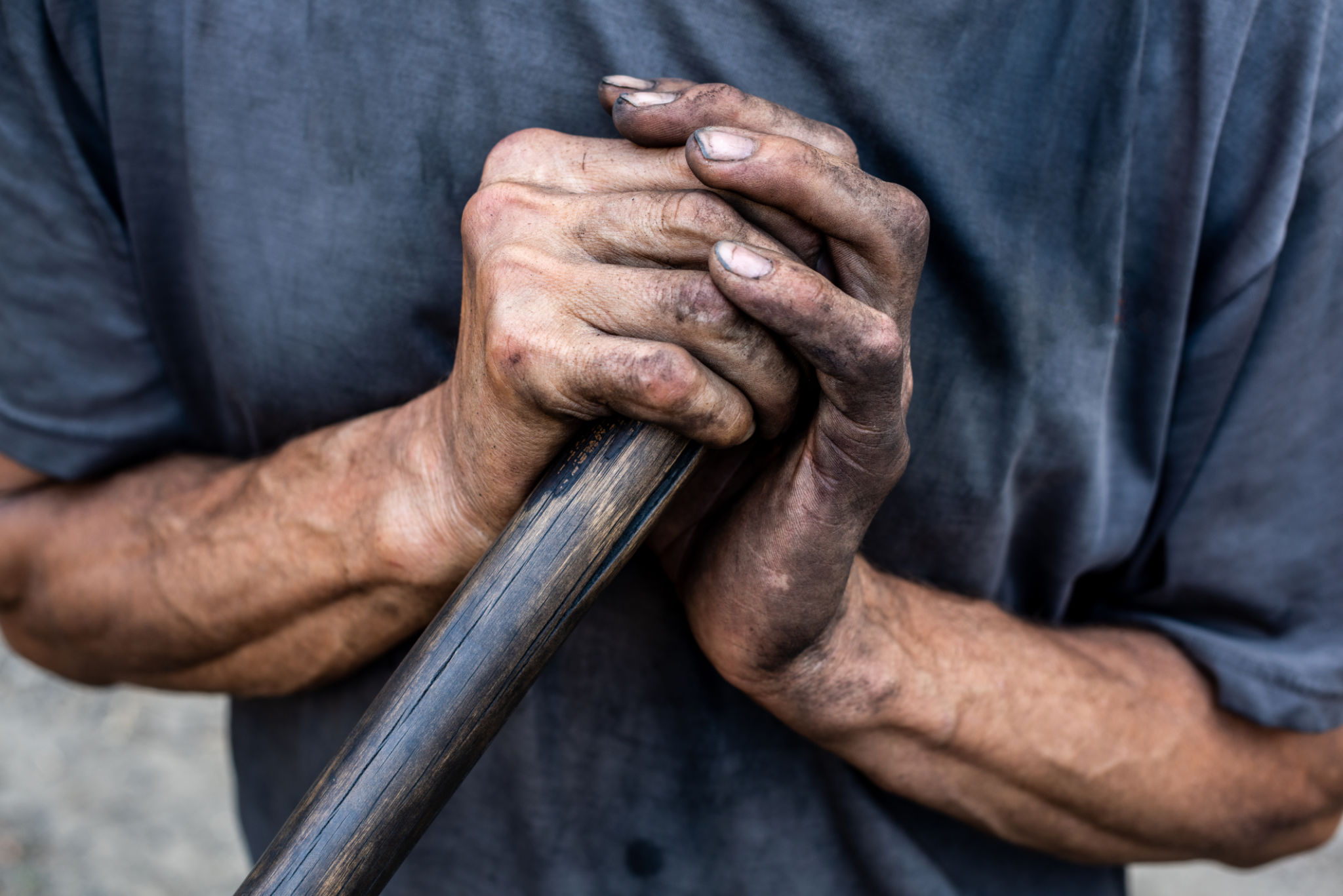 Can You Hang from a Bar for 60 Seconds? What Grip Strength Says About Construction Workers' Long-Term Health