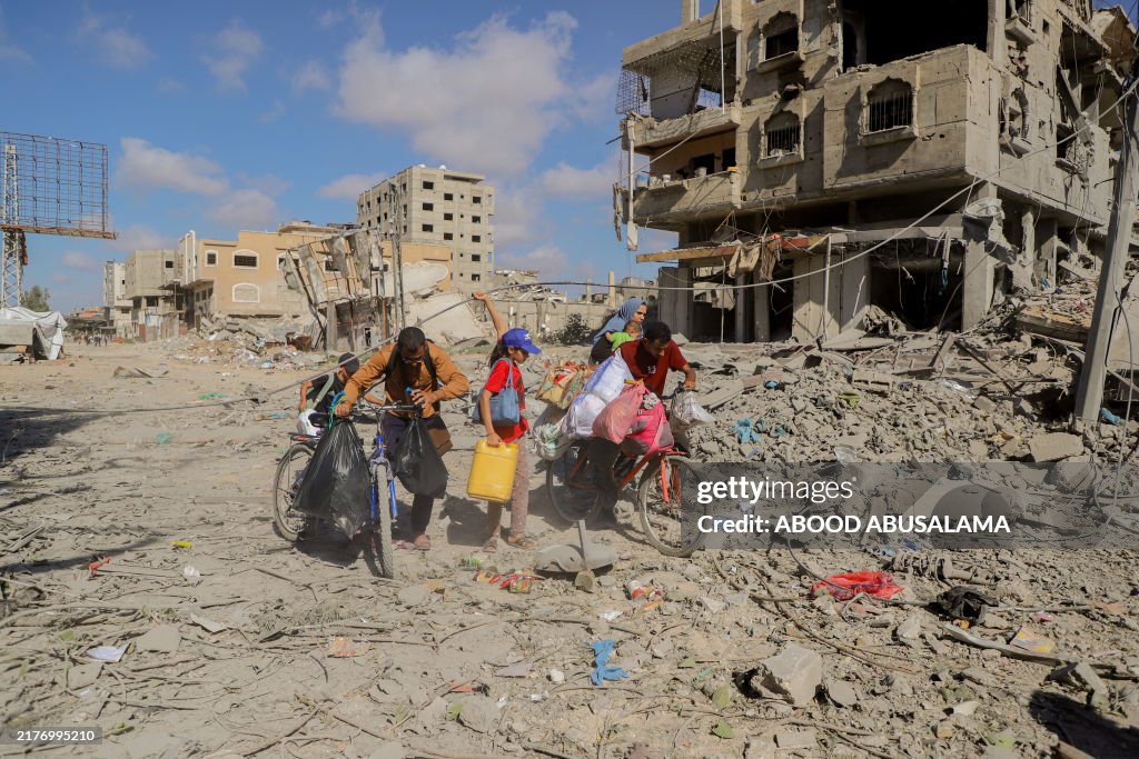 Palestinians-Leave-Jabalia-Camp