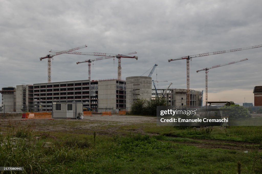 Construction On the PalaItalia - Milano Santa Giulia Ice Hockey Arena