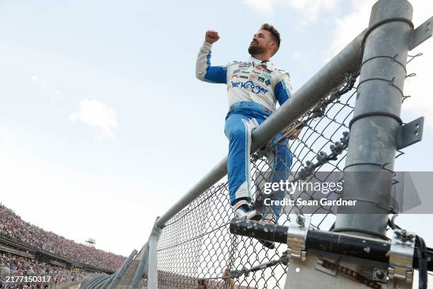 NASCAR Cup Series YellaWood 500, Foto di attualità